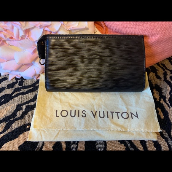 Louis Vuitton epic pochette. - Picture 2 of 6